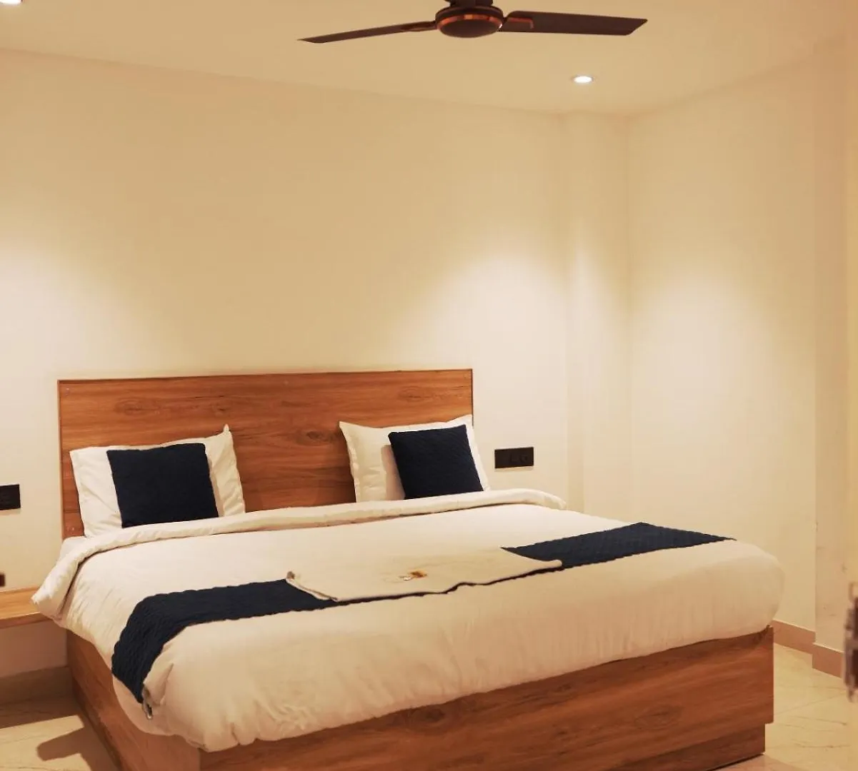 Hotel Star City Delhi -Free Airport Pickup New Delhi