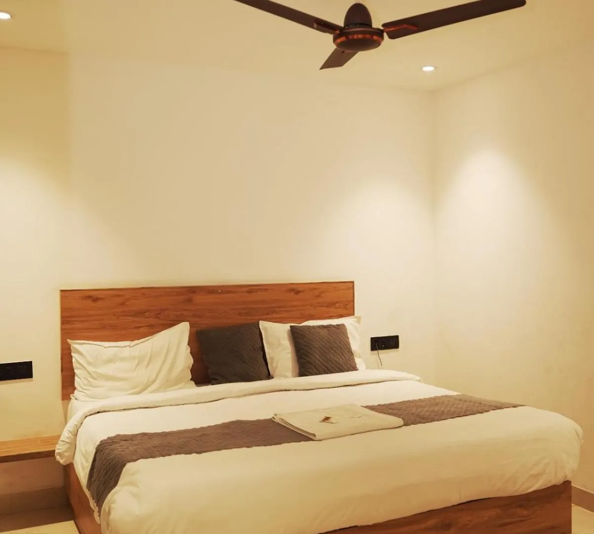 Hotel Star City Delhi -Free Airport Pickup New Delhi